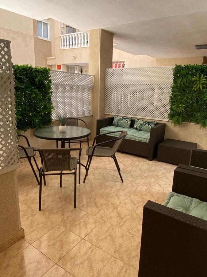 Комфортабельные Апартаменты С Большой Террасой Torrevieja Exterior photo